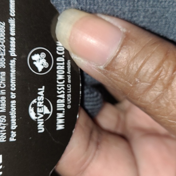 Boys 2-PC Jurassic World Camo Beanie Hat w/Solid Green Gloves NWT - Picture 8 of 10